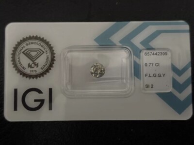 Natürlicher Diamant IGI zertifiziert 0,77 Karat Reinheit SI 2