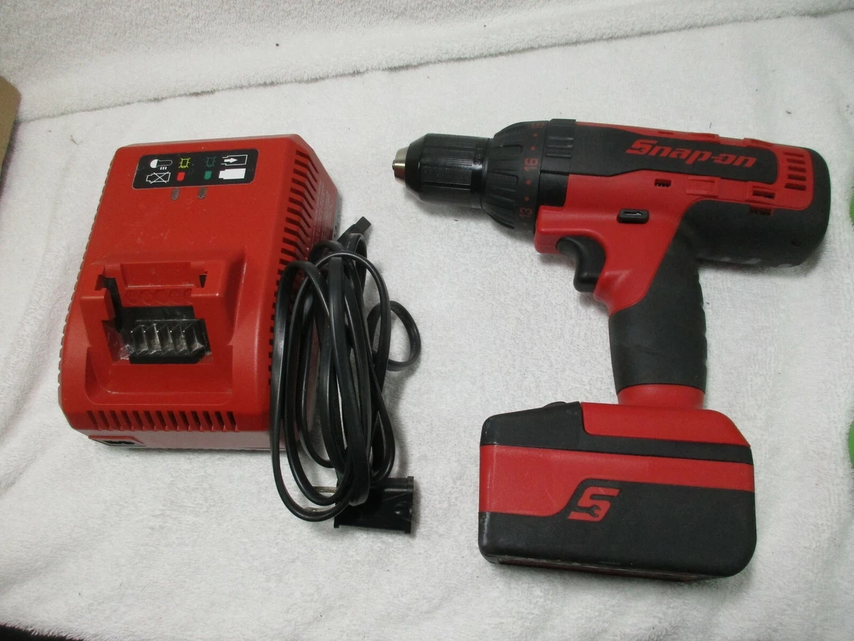 18 V 1/2 MonsterLithium Cordless Drill Kit (Red)