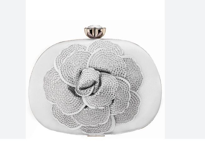 NINA Flores Cristal Embellecido Flor Satén Mujer Bolso sin Mano - PLATEADO