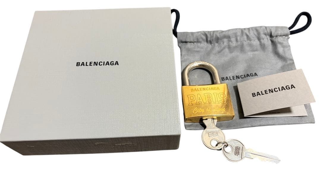 BALENCIAGAバレンシアガ パドロック キーチェーン Balenciaga Padlock Bag Charm Key Holder Working Lock Mechanism