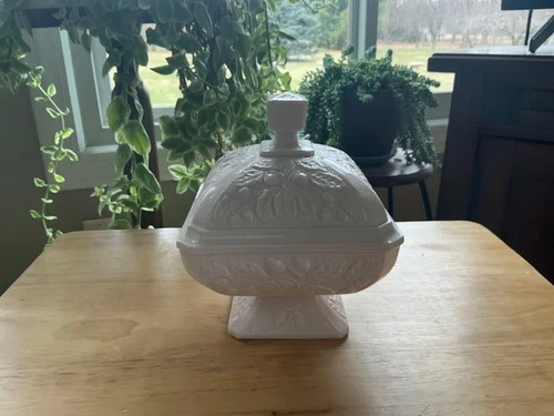 Vintage Jeannette Shell Pink Milk Glass Candy Dish