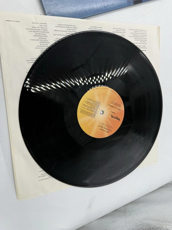 🌟Amy Grant - A Christmas Album LP Myrrh MSB-6768 1983 Pressing w/ Inner🌟 — 第 2/4 张图片