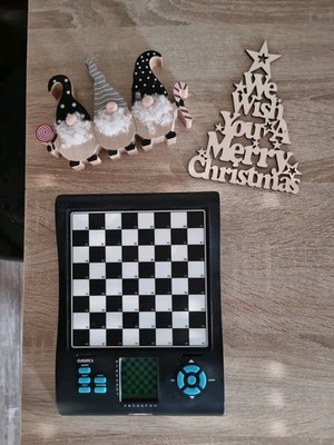 Schachcomputer Millennium EUROPE II Chess Master M800 plus weitere Spiele