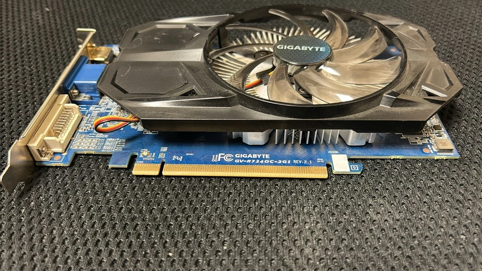 Gigabyte AMD Radeon R7 240 (GV-R724OC-2GI) 2GB / 2GB (max) DDR3 SDRAM PCI... - Image 3 of 4