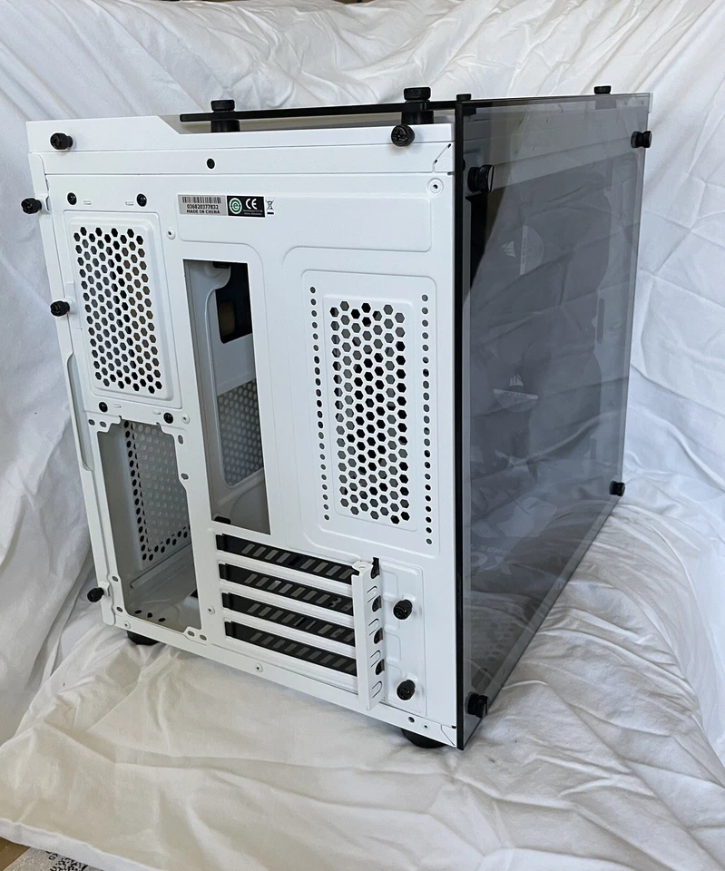Corsair Crystal Series 280X / Tempered Glass MicroATX Case in White  - Image 4 of 4