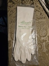 VINTAGE ALEXANDRE MARSHALL FIELD  COMPANY MADE IN FRANCE WHITE WOMEN'S GLOVES