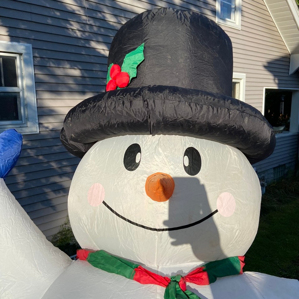 Gemmy 2005 8ft Tall Snowman Christmas Airblown Inflatable 16877 | eBay