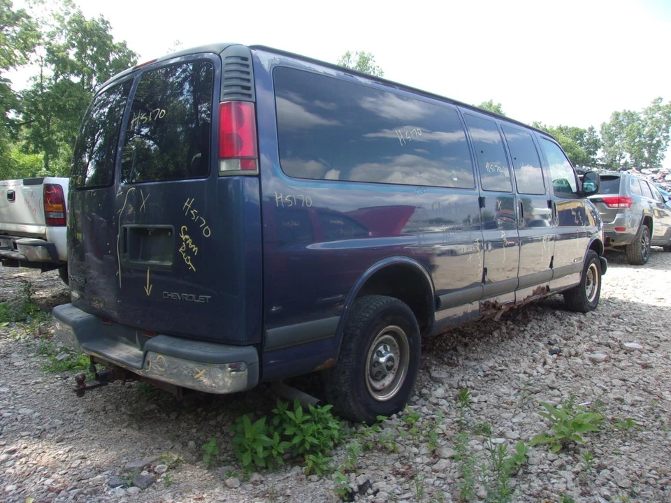 二手空调冷凝器 适合:1997 雪佛兰 Express 3500 van Grade A — 第 3/4 张图片