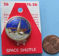 PIN enamel vtg NASA Space Shuttle STS-26  DISCOVERY Hauck Covey Lounge
