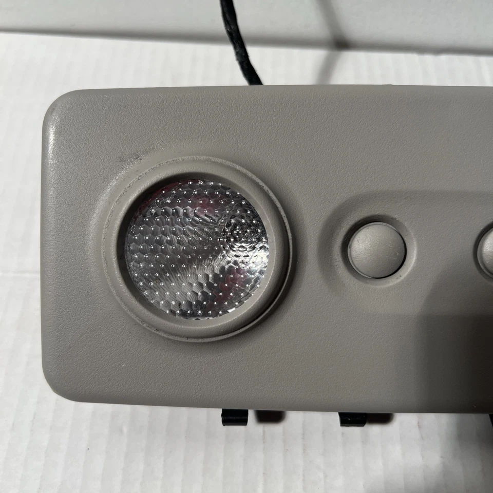 OEM 2013-2017 雪佛兰 Traverse 高架上车顶控制台圆顶地图灯 — 第 2/4 张图片