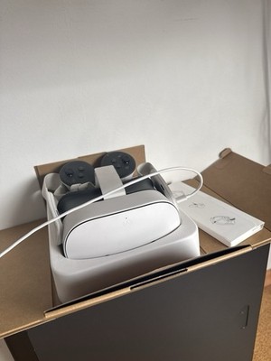 Meta Quest 3S 128 GB VR Headset Weiß gebraucht OVP inkl. Controller