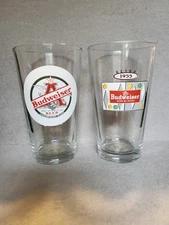 Budweiser Vintage Pint Glass Set – 2 Beer Glasses (Classic Logo & 1955 Design)