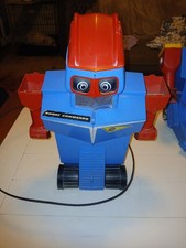 IDEAL ROBOT COMMANDO BATTERY TOY 1961