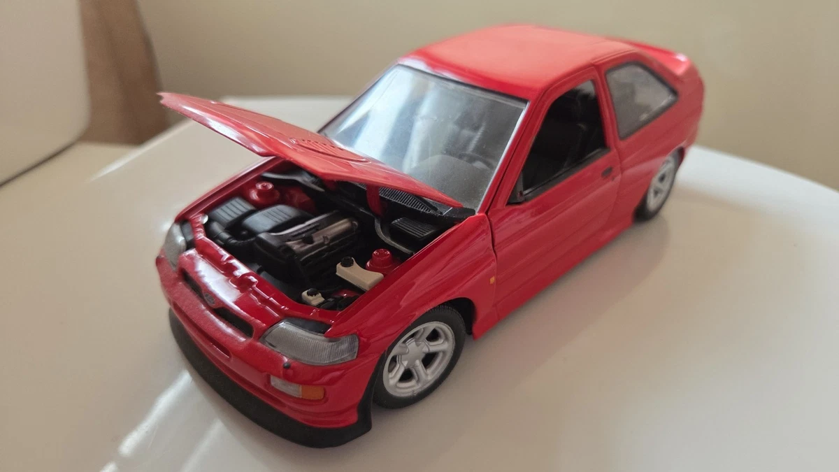 Miniature UT Models 1/18 – Ford Escort Cosworth Rouge – 180 082102 – Occasion