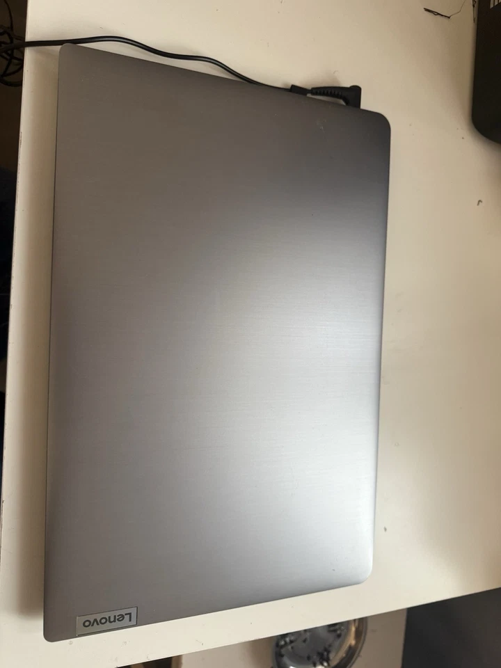 Pc LENOVO portatile IdeaPad 3 processore AMD-Ryzen 7-5700 u - Immagine 3 di 4