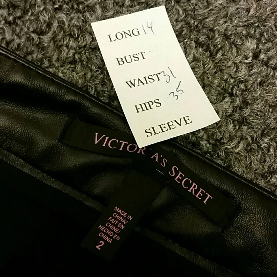 Victoria's Secret women's mini skirt Faux leather black Pencil Skirt size 2 - Image 4 of 4