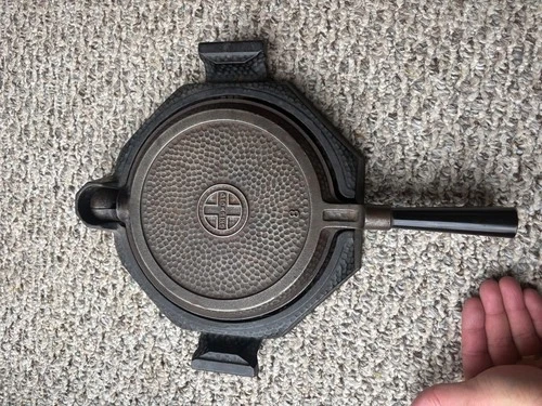EXTREMELY RARE!! Griswold Cast Iron #8 Hammered Waffle Iron 171, 172, 173 LOOK!!