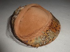VINTAGE WOMANS I. MAGNIN CO. HECHET WOMANS HAT BIRD FEATHER FRANCE MID CENTURY
