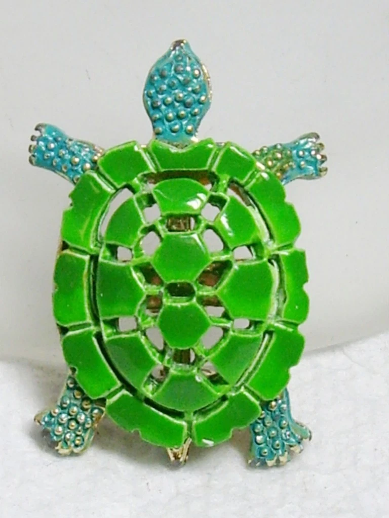 Vintage GREEN Enamel Goldtne TURTLE Pin BROOCH