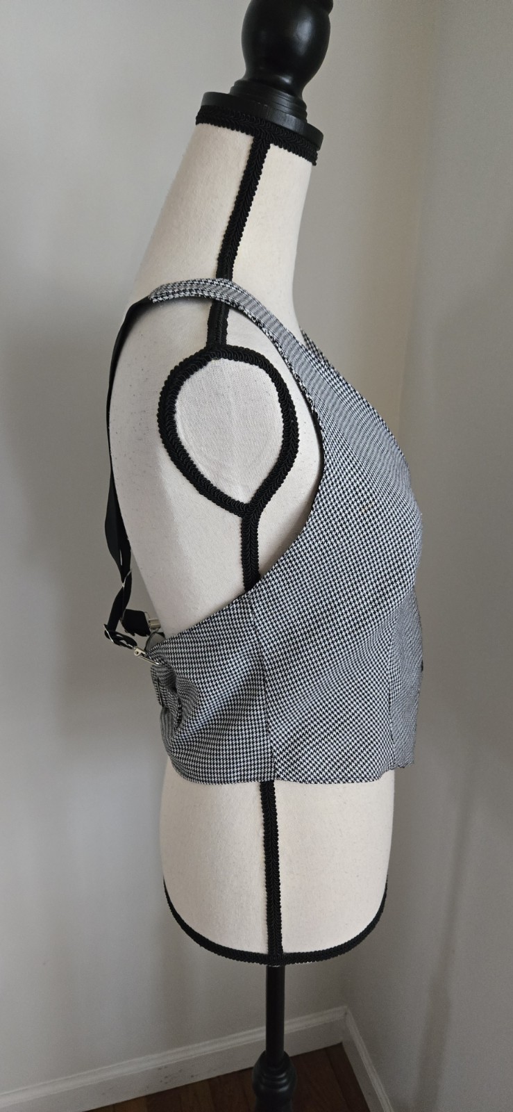 Vintage houndstooth pattern belted back Vest M - image 2