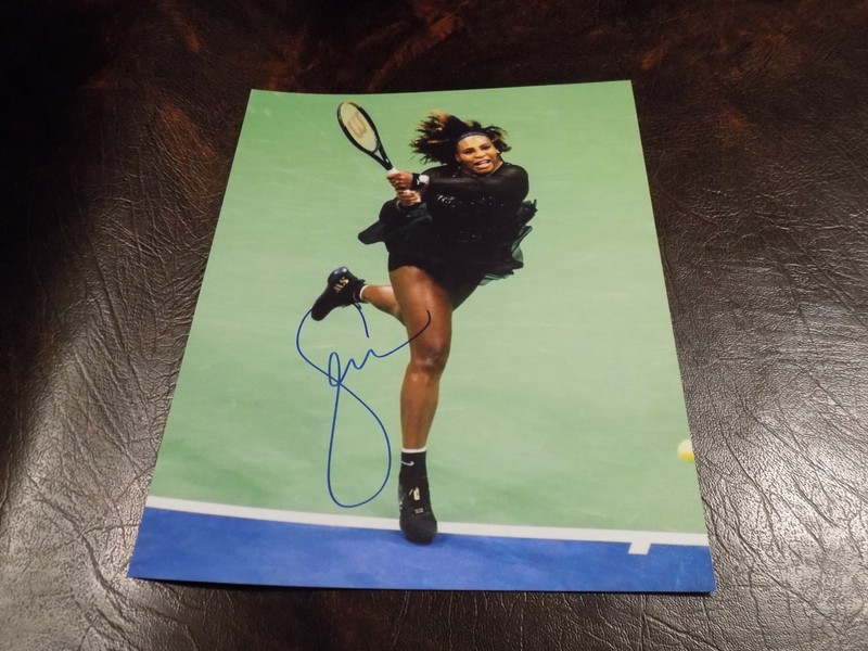 SERENA WILLIAMS  AUTOGRAPHED TENNIS 8X10 PHOTO W/COA