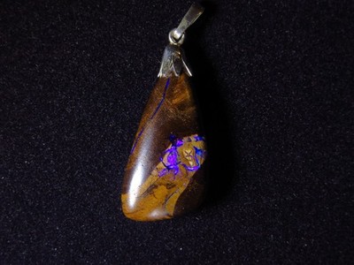 Boulder Opal Anhänger Koroit, Australien ,  22,0 Carat,  AE 16