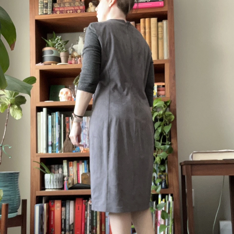 Elie Tahari gray ruched cutout faux suede ruched half sleeve sheath dress - Изображение 4 из 4