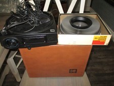 Kodak 750H slide projector with remote, carousel and case
