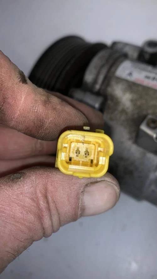 Compresseur clim CITROEN C3 1 PHASE 2 9800821980 - Photo 4/4