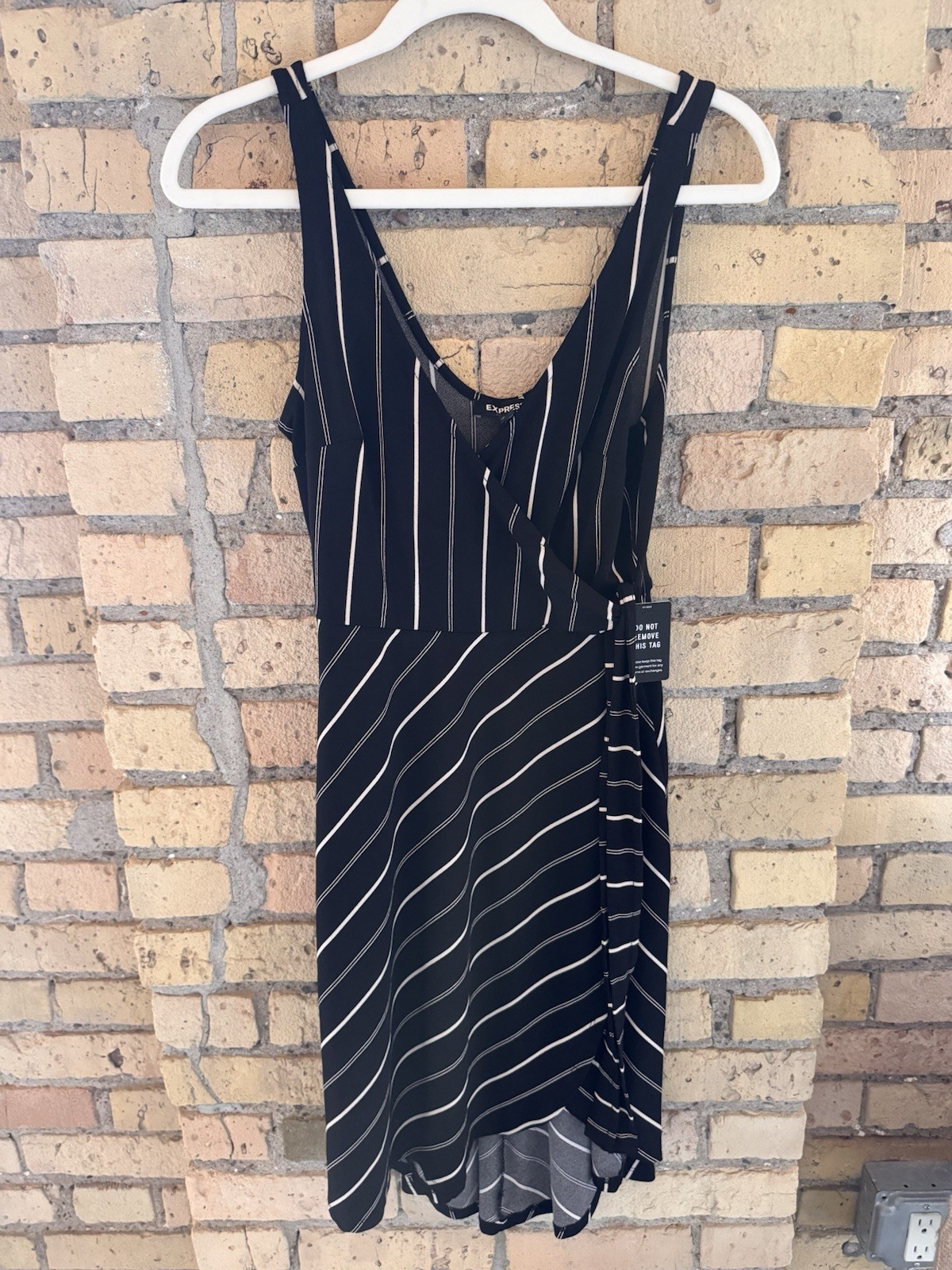 Express Black White Striped Wrap Dress V-Neck Sleeveless Short Womens S