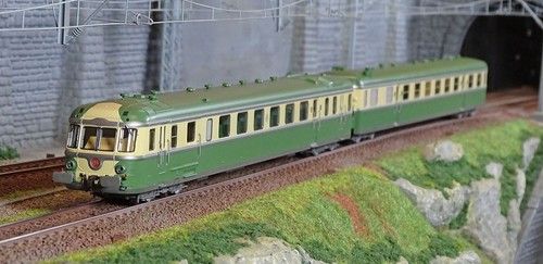 Jouef HJ2418 Autorail diesel RGP 2 X 2717 + remorque XR 7710, SNCF, vert/beige l | Zustand: Neuf