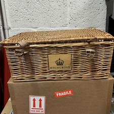 Christmas hamper Highgrove Wicker Hamper Basket.