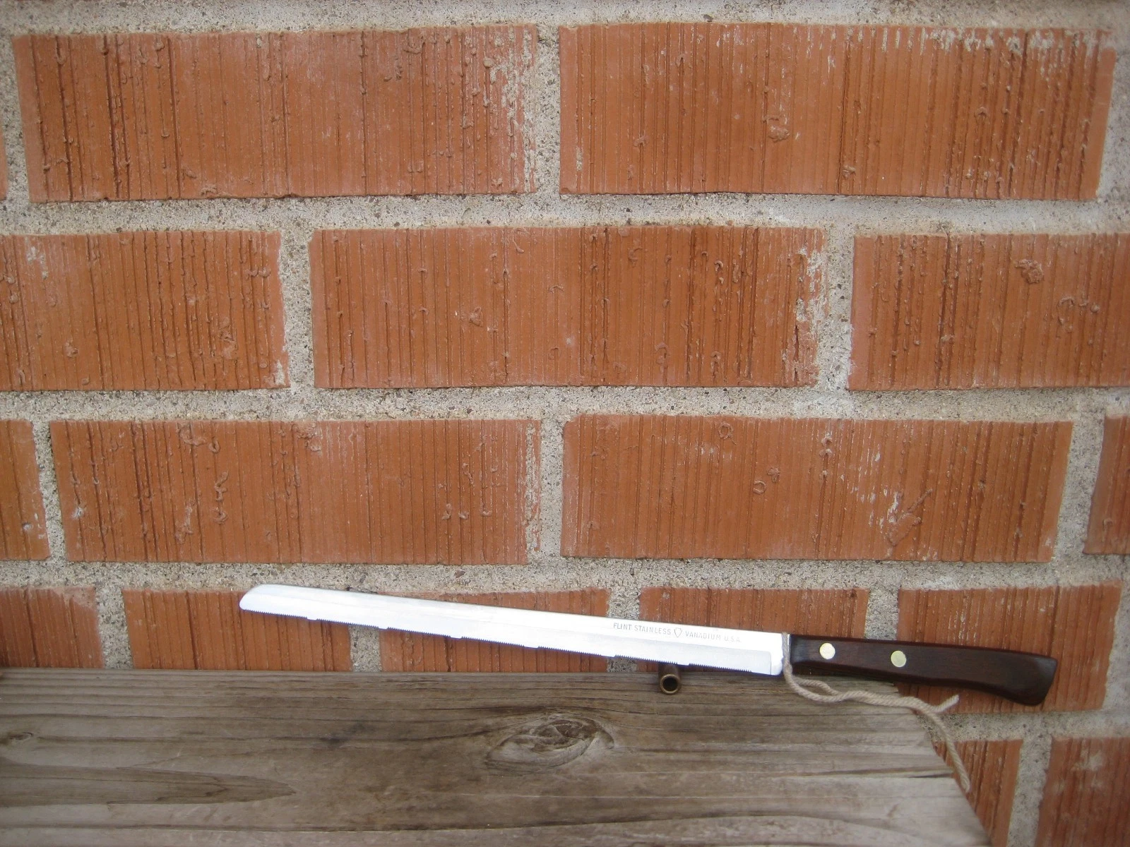 1960s Vintage 9" Blade EKCO FLINT *** Vanadium Micro-Serrated Slicing Knife USA
