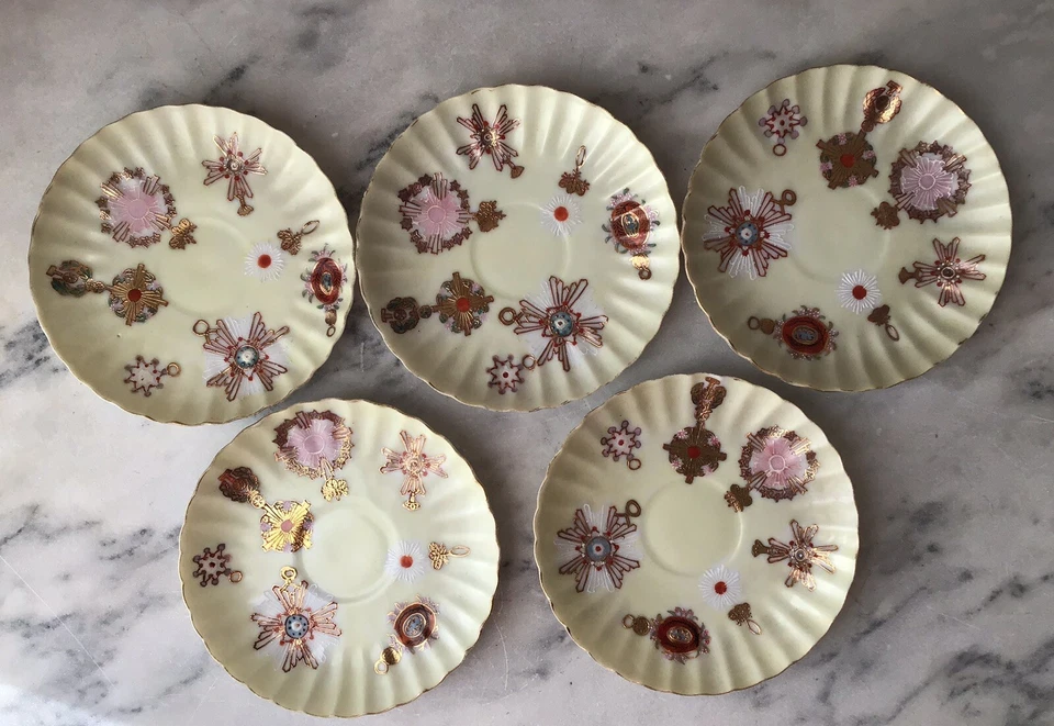 Extremely Rare Antique 10 Piece Chinese Export Porcelain Tea Cups & Saucers - Image 3 of 4