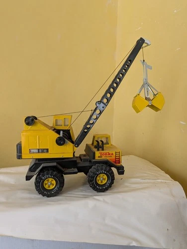 Tonka Pressed Steel Yellow Diecast Crane Construction Vehicle