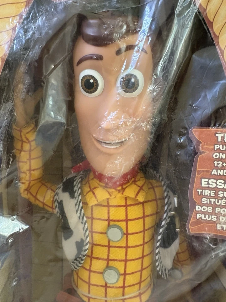 迪士尼商店官方警长伍迪互动玩具总动员拉绳娃娃全新带盒 — 第 3/4 张图片