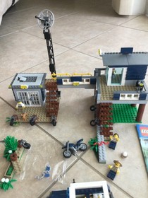 Lego City 60069 Swamp Police Station COMPLETE with Instructions