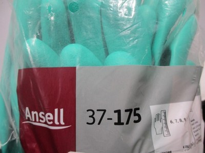 NEW PAIR ANSEL SOLVEX 37-175 SIZE 9 CHEMICAL RESISTANT GLOVES