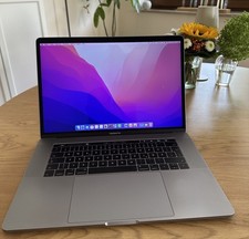 Apple MacBook Pro 15,4" i7 2,60GHz 16GB 256GB SSD Radeon Pro 450 Silber