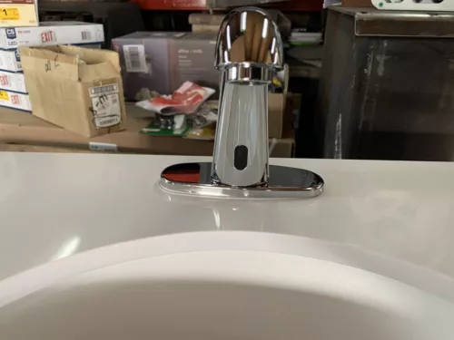 touchless bathroom sink faucet