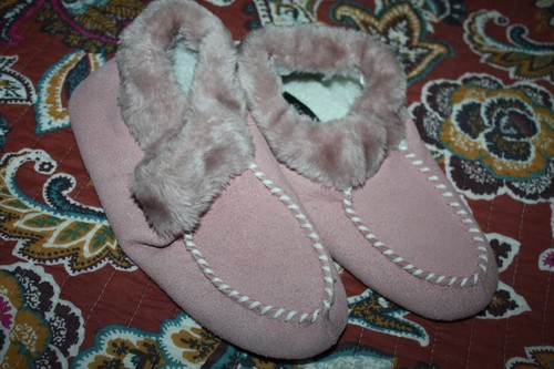 JOLYNE SHEEPSKIN ROSE FAUX FUR LINED SLIPPERS SIZE 39-EUROPE OR 8.5 -US - Picture 3 of 3