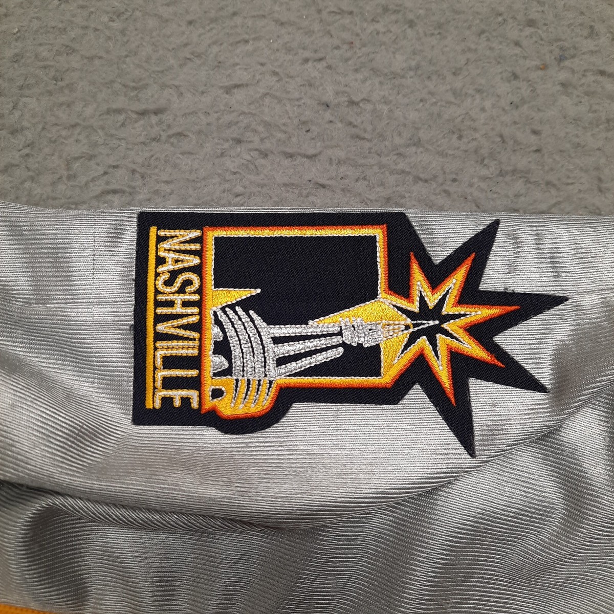 Maillot De Hockey Vintage CCM Nashville Predators - Taille M, Patch Centre Glace, Occasion