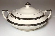 Beautiful Limoges Ivory Ware Platinum Etched Soup Tureen w/ Lid in Great Shape