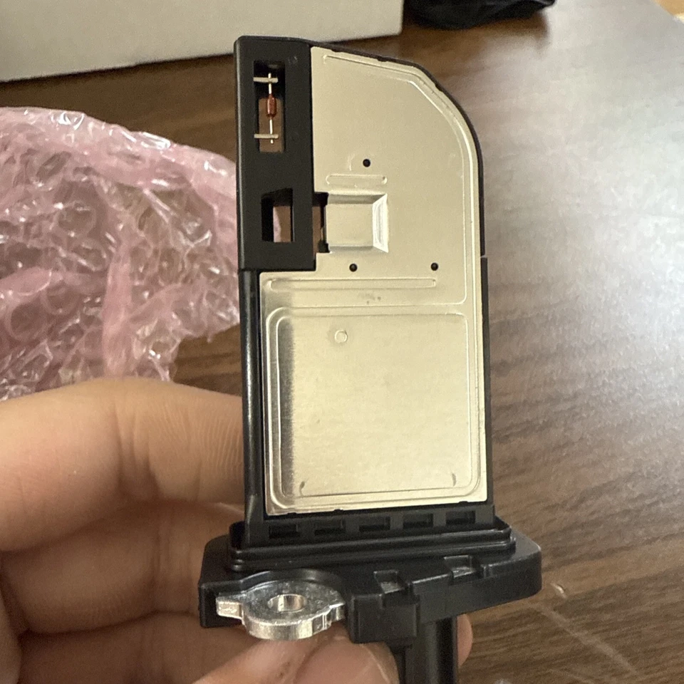 Sensor de flujo de masa de aire Hitachi MAF0112 Foto 3 de 4