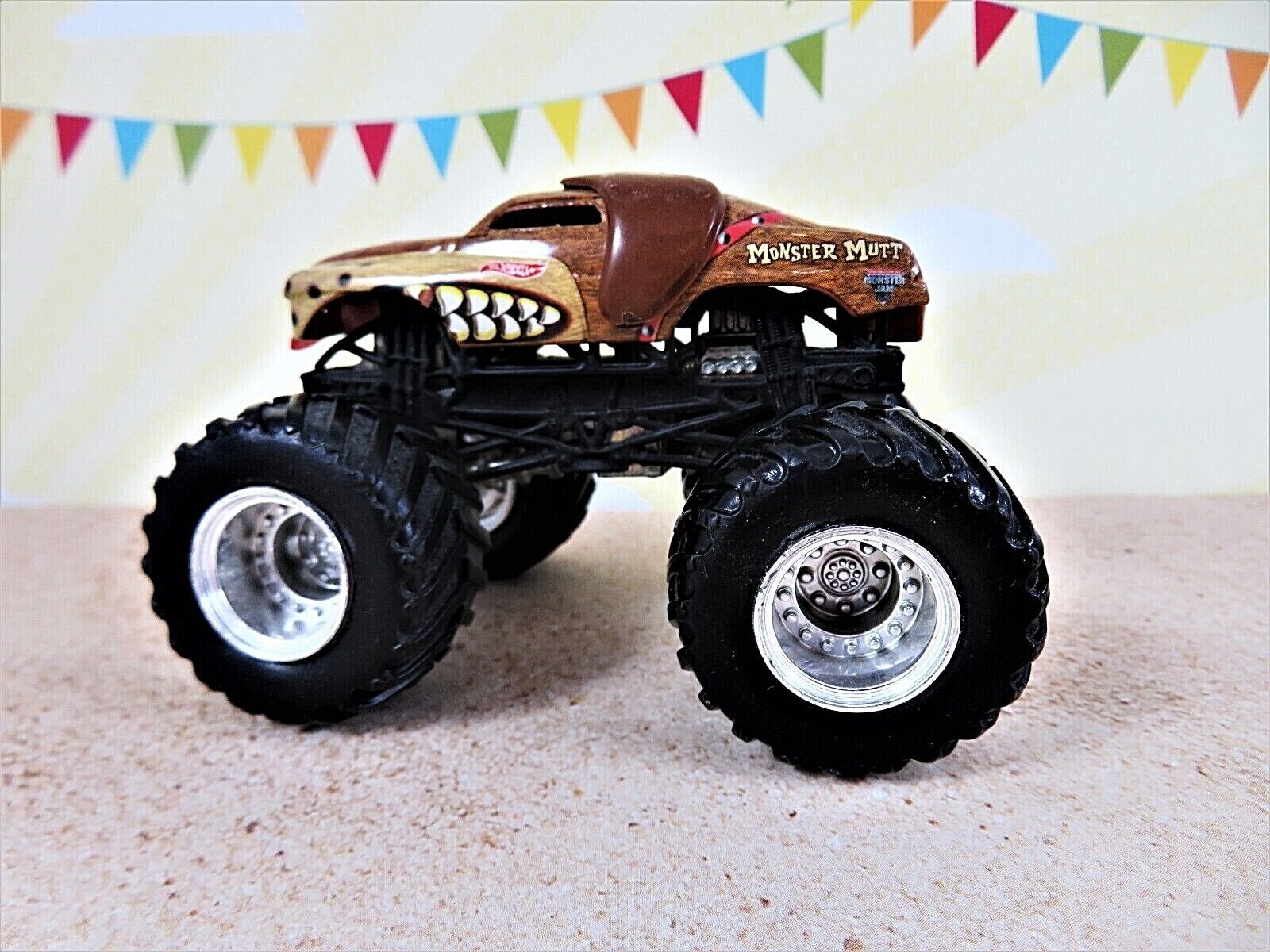 Brinquedo Caminhão Monster Jam Mutt 1:64 Truck Miniatura:Monster Mutt