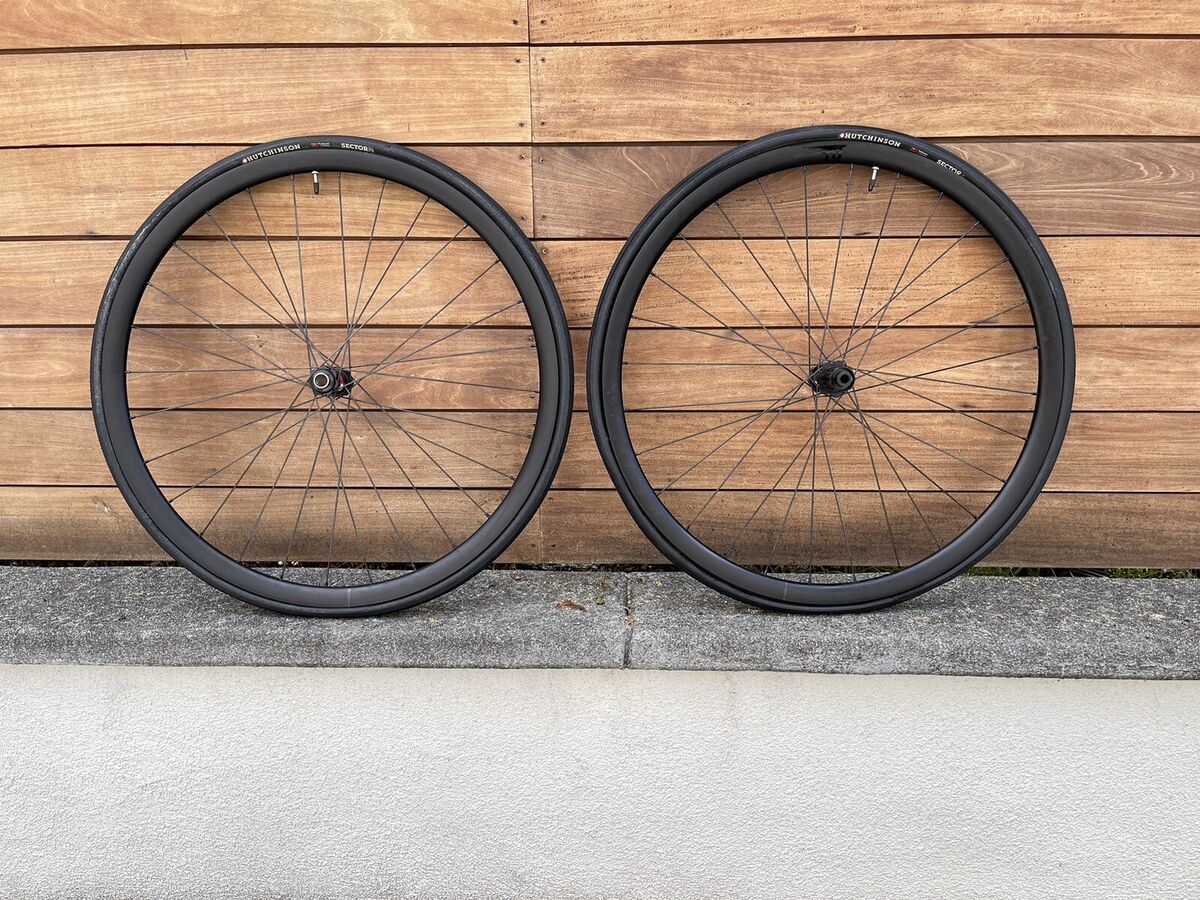 2023年製 VELOCITY Aileron 700c QR 135㎜ 危なく 2023年製 VELOCITY Aileron 700c QR 135㎜ 危なく