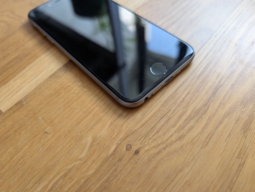 Apple iPhone 6s Space Gray 64GB A1688 MKQN2ZD/A Unlocked - Photo 6 sur 13