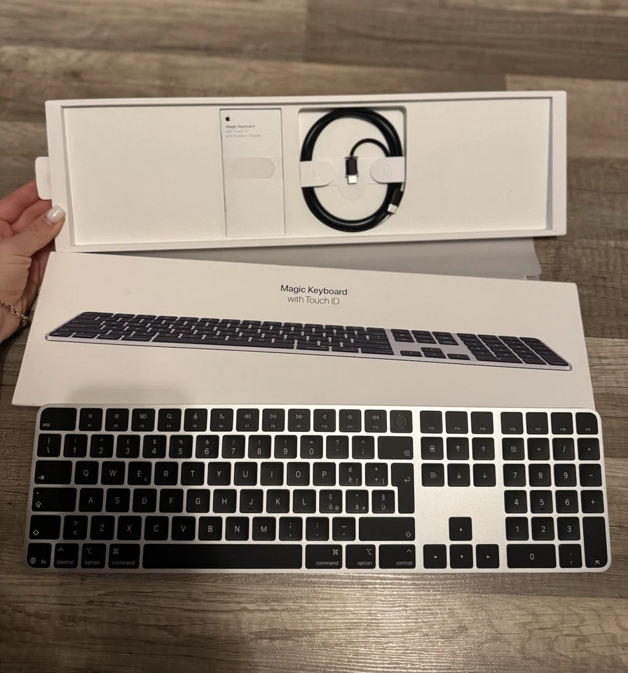 Apple Magic Keyboard with Touch ID and Numeric Keypad - schwarz  - Bild 3 von 4