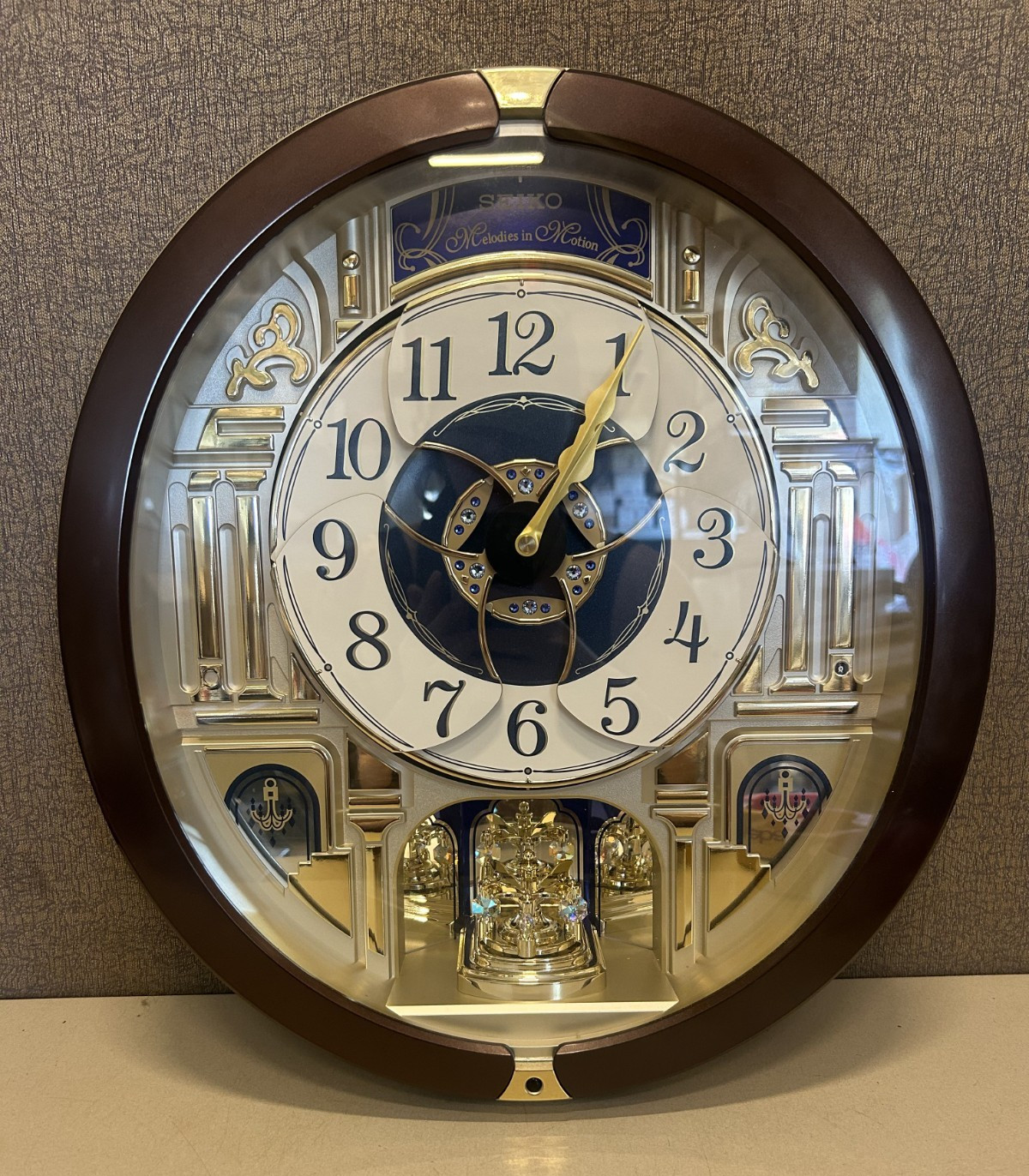 Seiko Melodies In Motion Musical Clock The Beatles/ Christmas Wall Clock