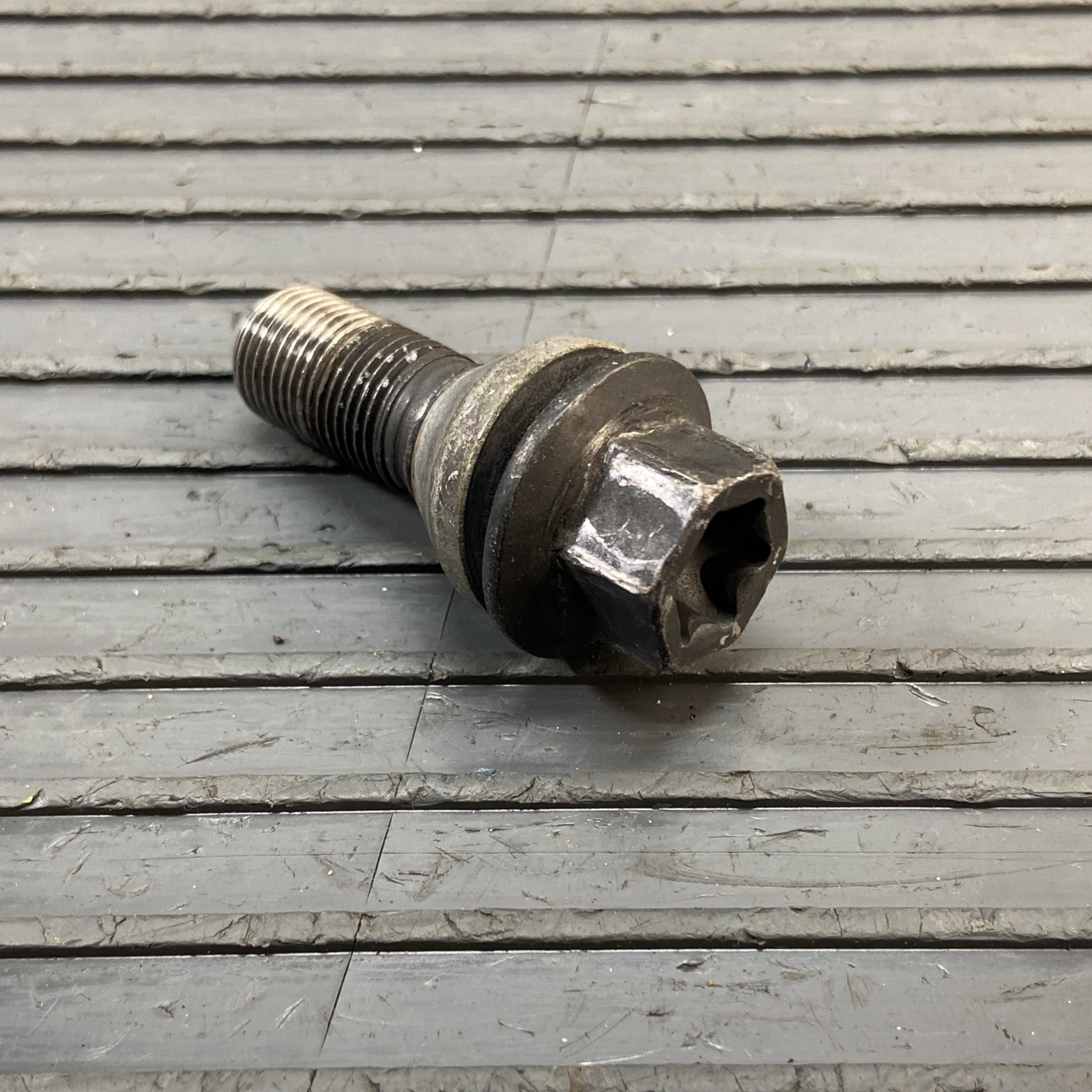 Rolls-Royce Dawn 2017-2025 Wheel bolts Set of 20